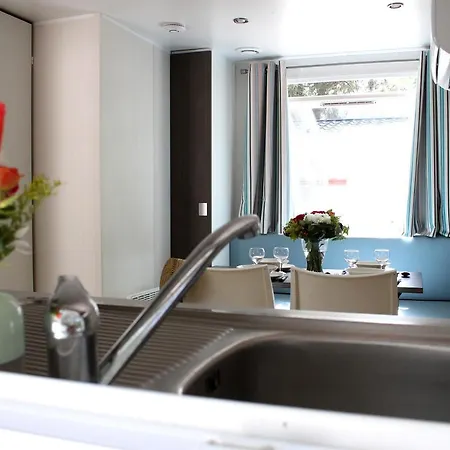 Les Champs Blancs 5* אגדה