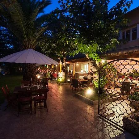 Les Champs Blancs אתר קמפינג 5*