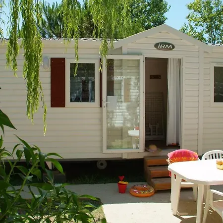 Les Champs Blancs אגדה