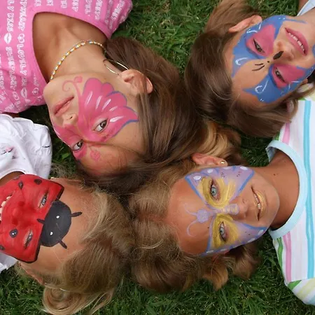 Les Champs Blancs אתר קמפינג 5*