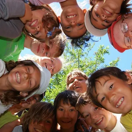 Les Champs Blancs مكان تخييم 5*