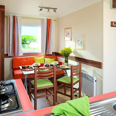 אתר קמפינג Les Champs Blancs אגדה