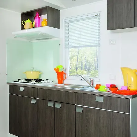 Les Champs Blancs אתר קמפינג