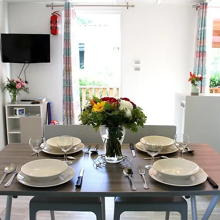 Les Champs Blancs Parque de Campismo