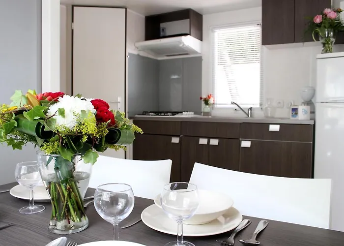 Les Champs Blancs 5* アグド