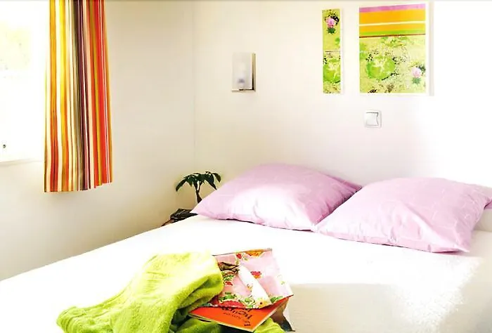 キャンプ場 Les Champs Blancs アグド