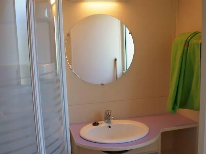 Les Champs Blancs キャンプ場 5*