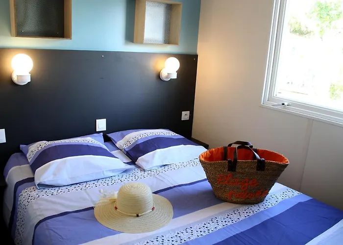 Les Champs Blancs キャンプ場 5*