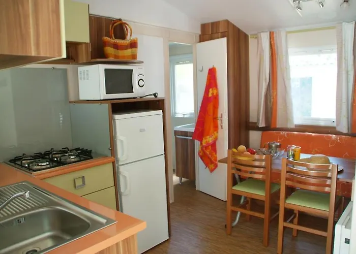 Les Champs Blancs 5*