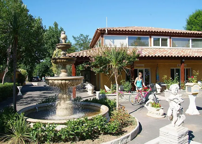 Les Champs Blancs アグド