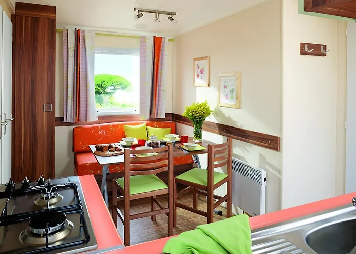 キャンプ場 Les Champs Blancs アグド