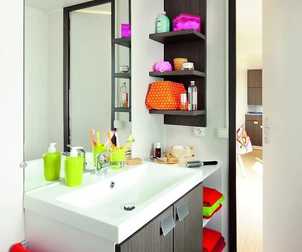 キャンプ場 Les Champs Blancs 5*