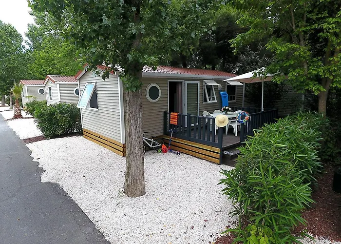 Les Champs Blancs アグド