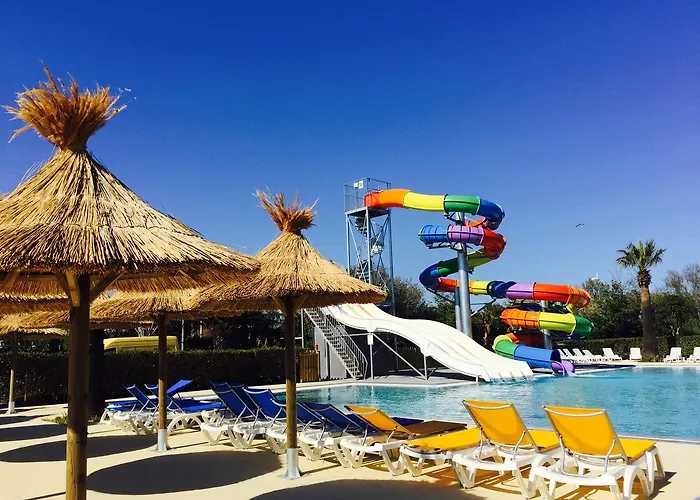 Les Champs Blancs 5* アグド