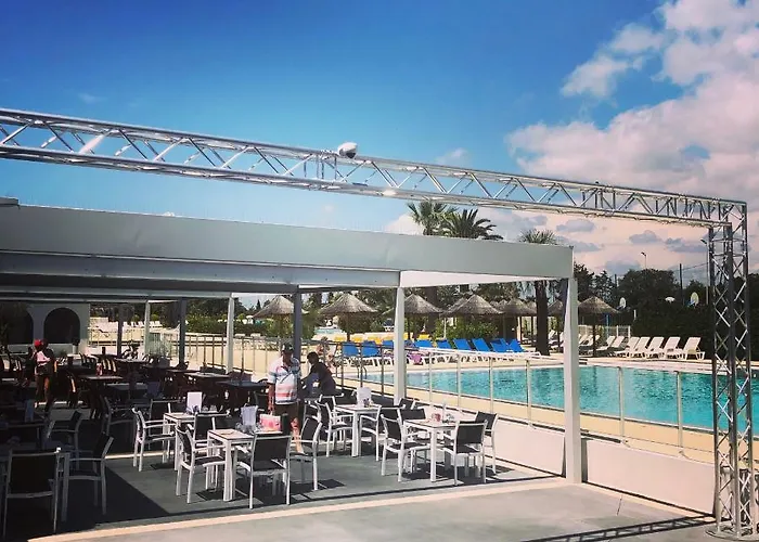 Les Champs Blancs 5*